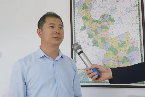 鞍山市农业农村局副局长  解永毅