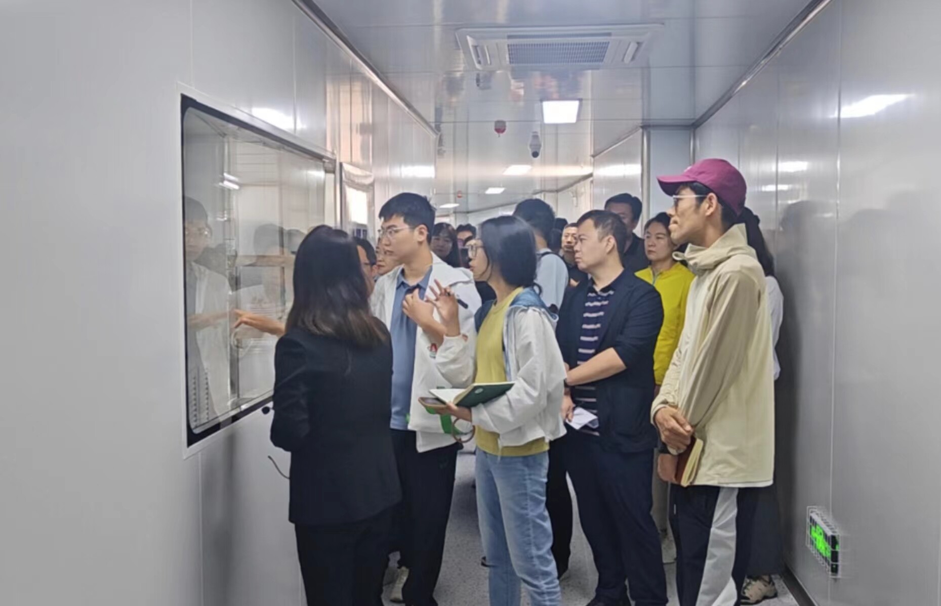 “高质量发展调研行”主题采访团走进亚世光电（集团）股份有限公司。