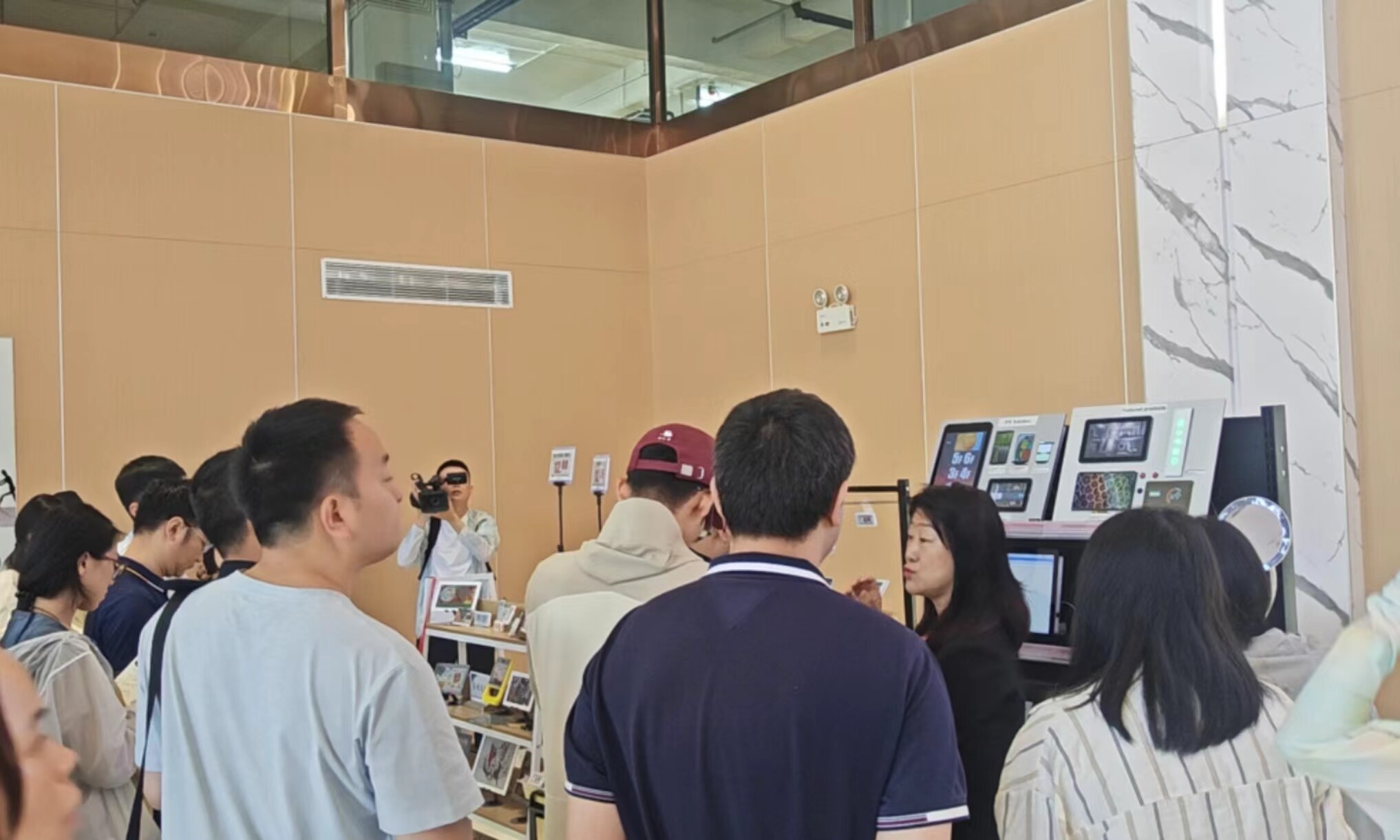 “高质量发展调研行”主题采访团走进亚世光电（集团）股份有限公司。
