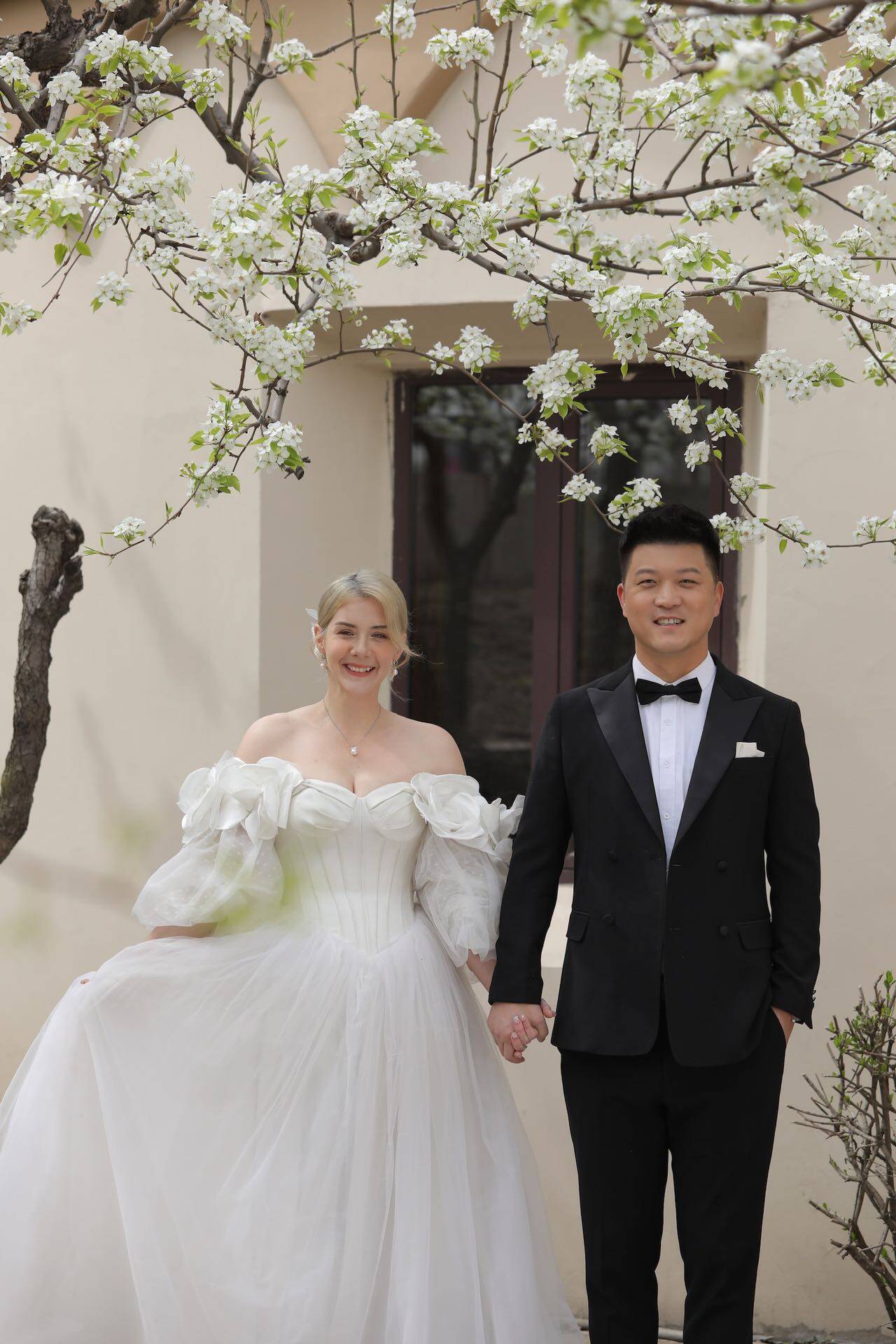 婚纱照。