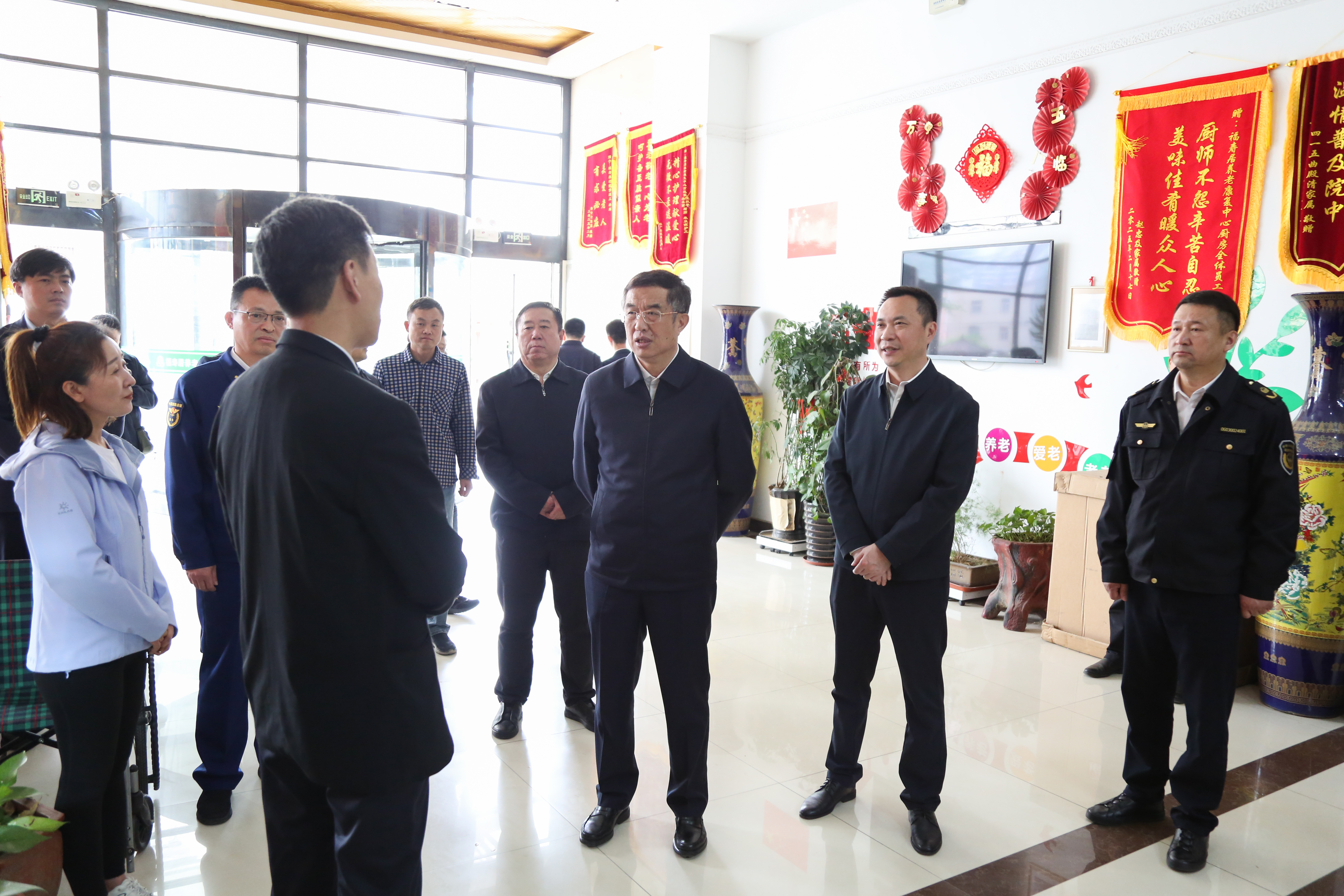 王健一行到铁西区福寿居养老康复中心开展安全生产专项督导。