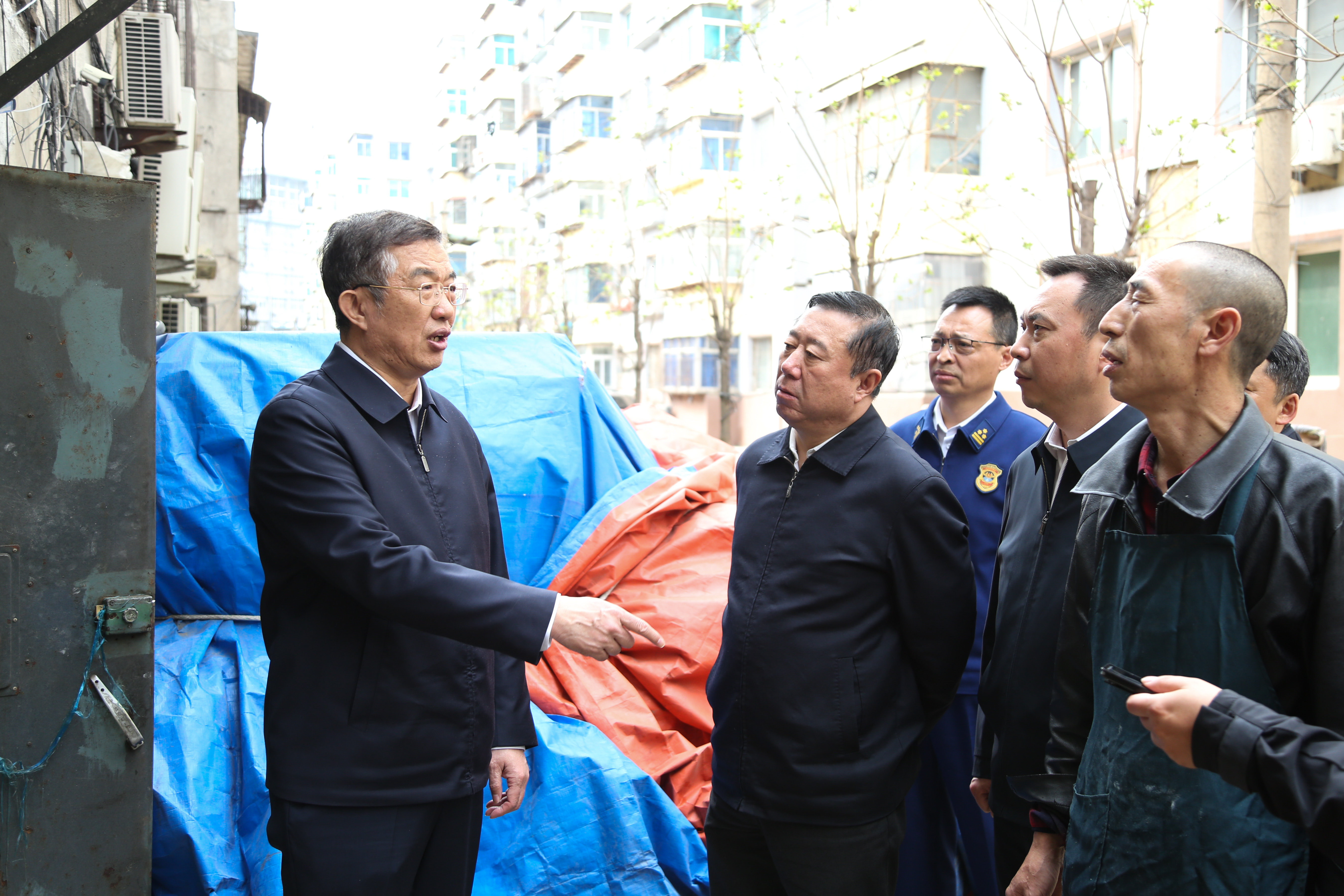 王健一行到铁西区人民路南台小杜抻面开展安全生产专项督导。
