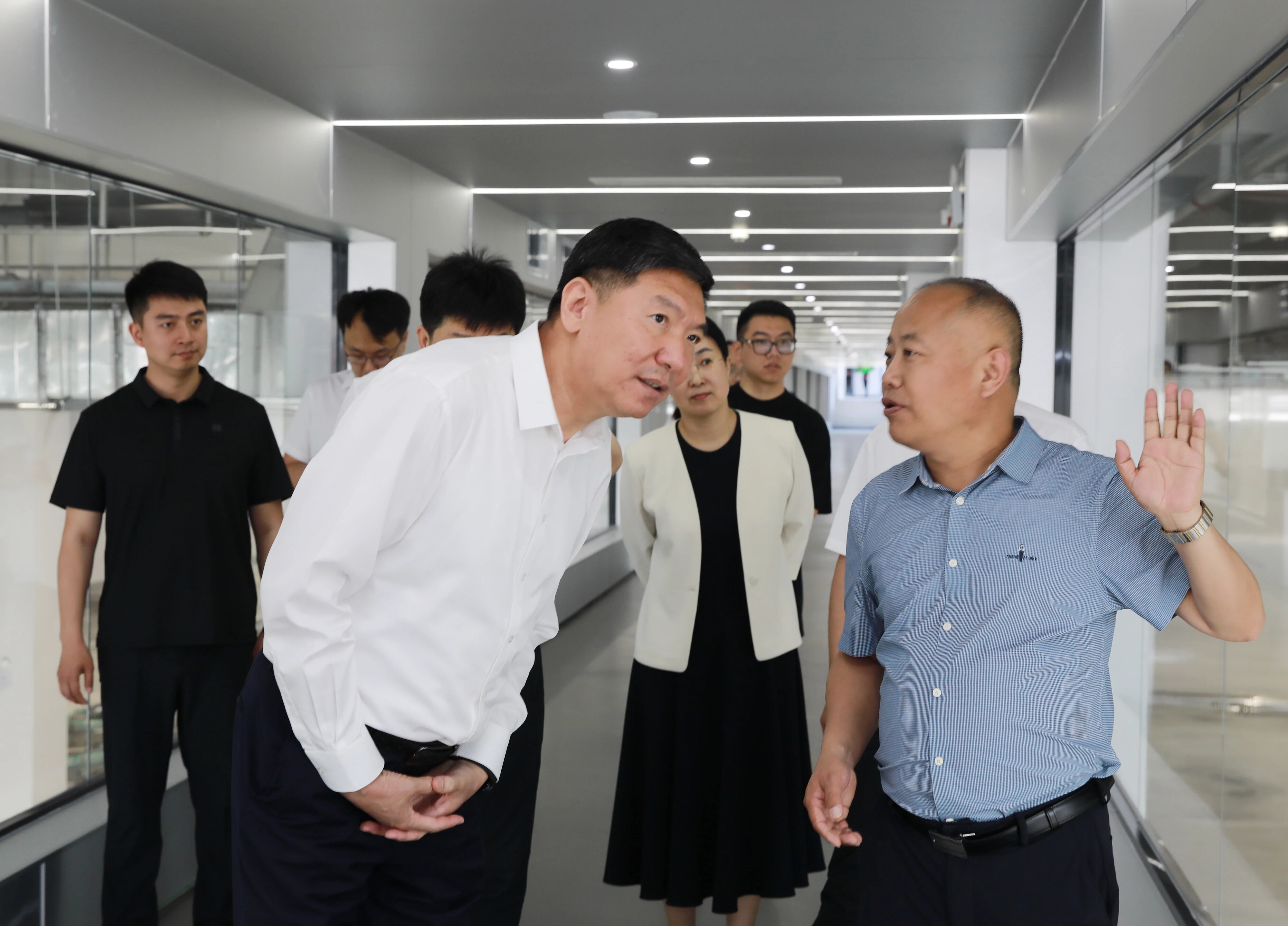 王忠昆到辽宁安九动物营养食品有限公司调研。