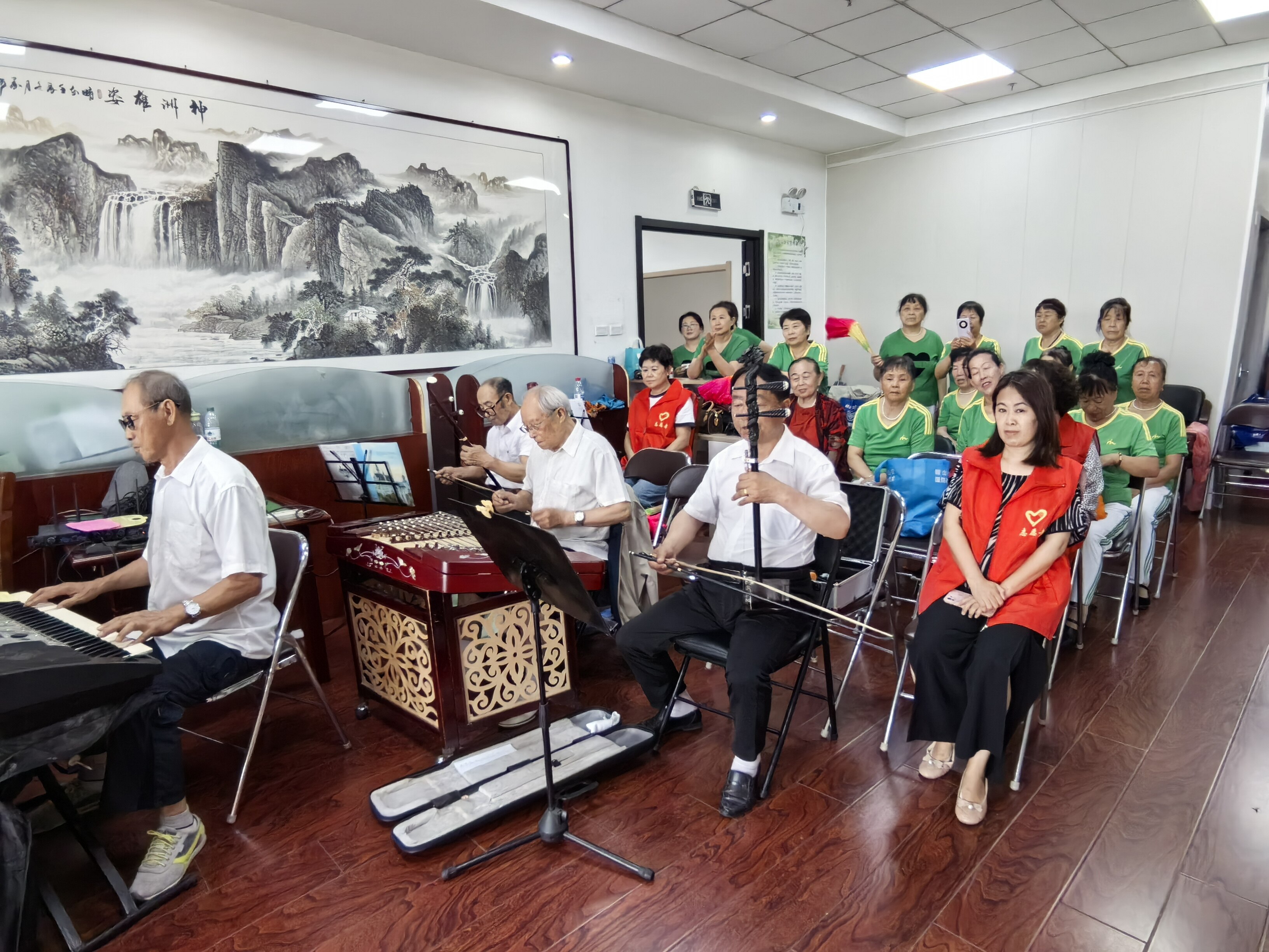 汤岗子街道开展庆“七一”文艺汇演。