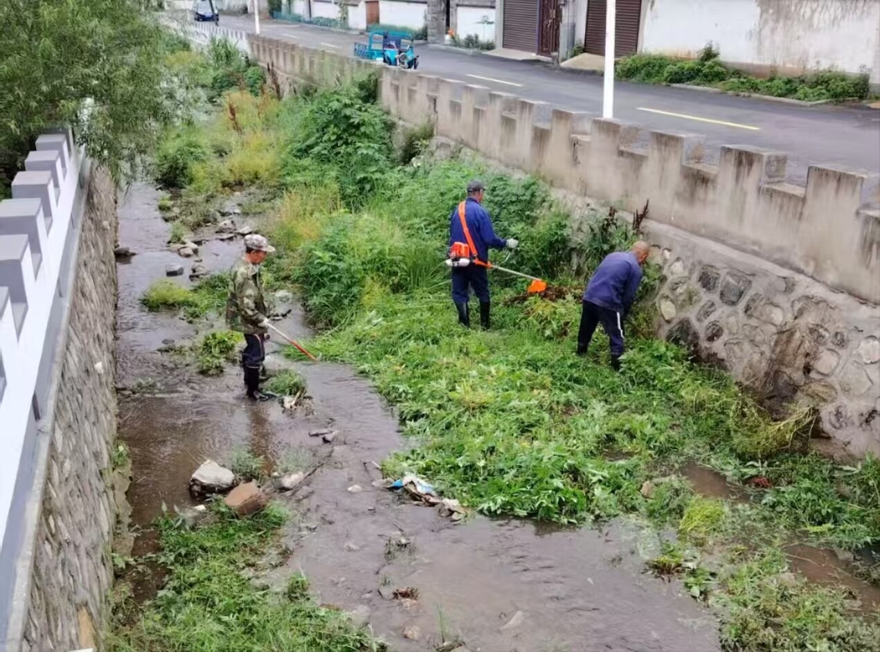 压实防汛责任，确保人民群众生命财产安全和城市有序运行。