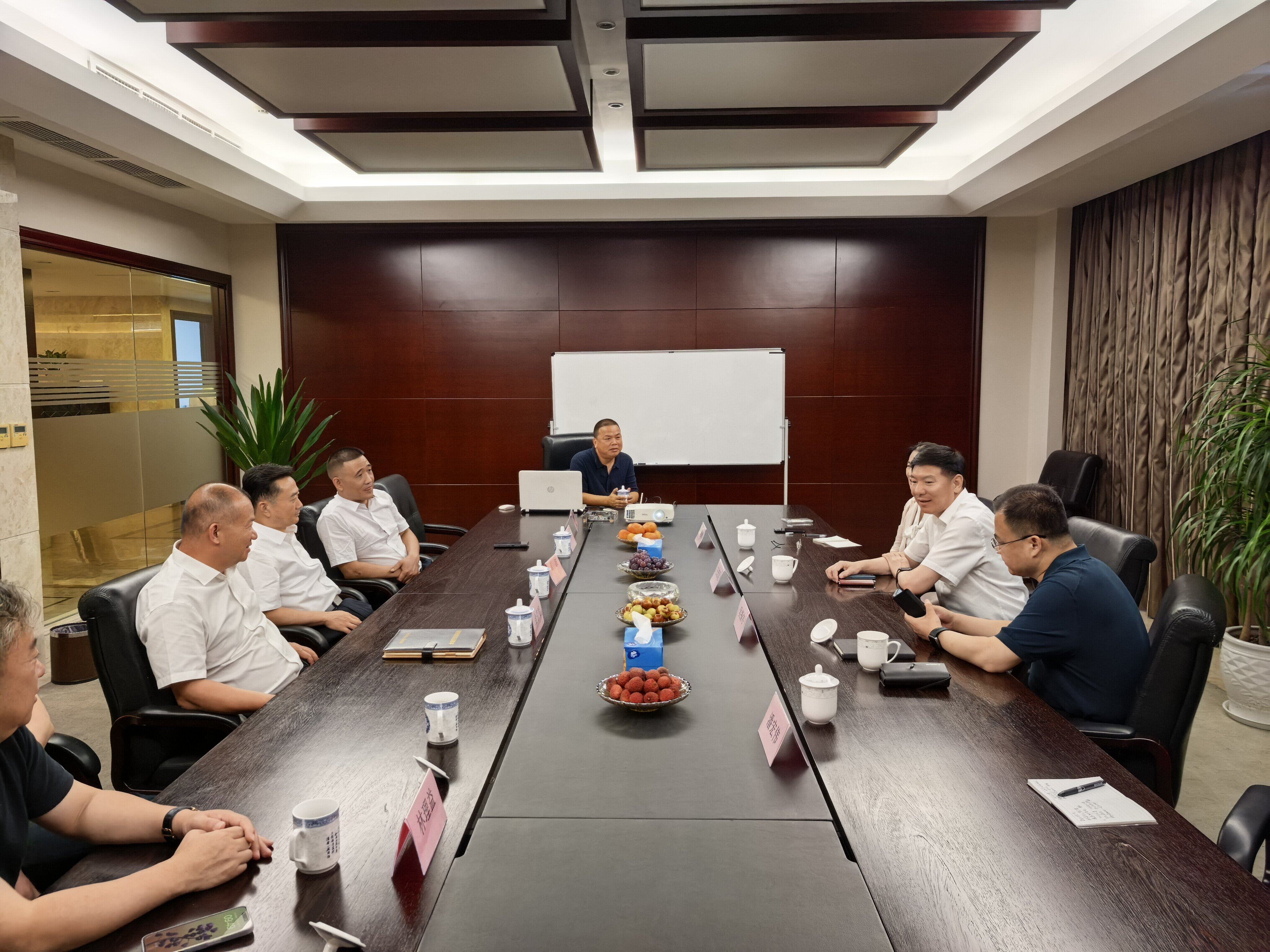 王忠昆到温州金竣农业文化旅游开发有限公司，洽谈推动大洋河旅游综合开发项目。