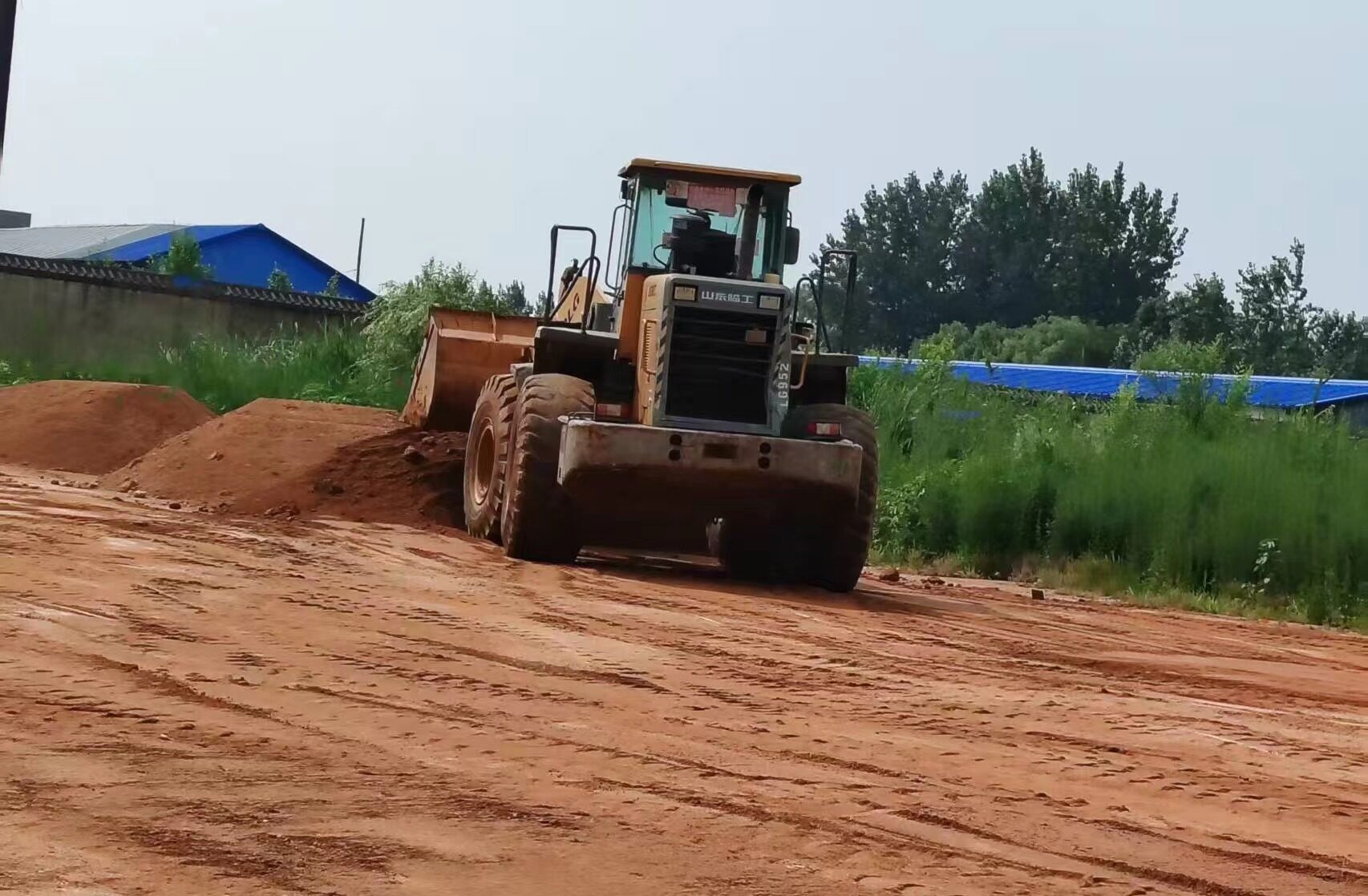 解决路面积水问题。