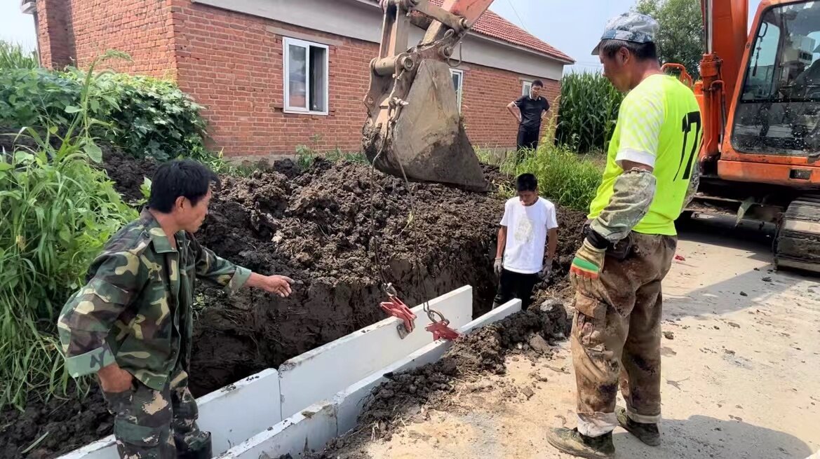修建排水沟渠。
