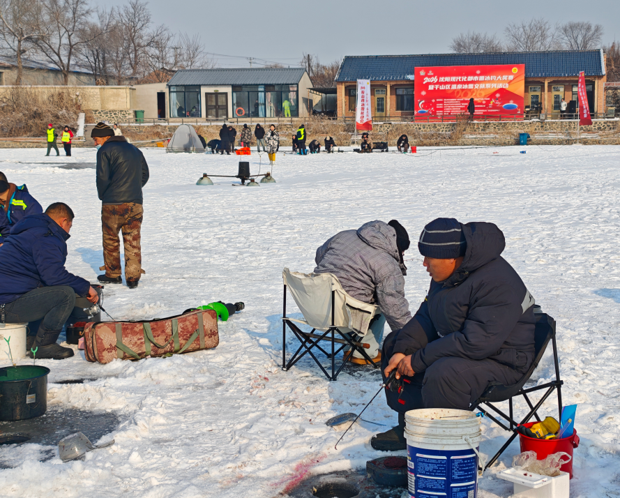 冰钓大赛活动现场