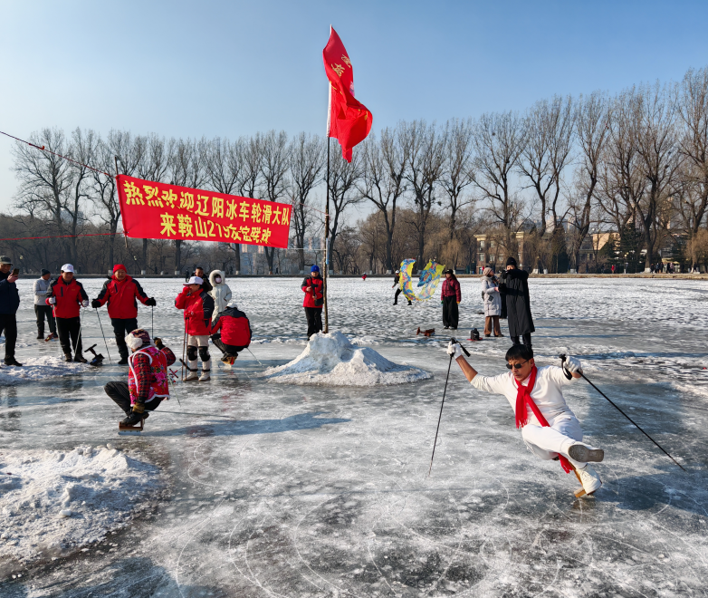 “单腿驴”爱好者现场展示 “单腿驴”爱好者现场展示