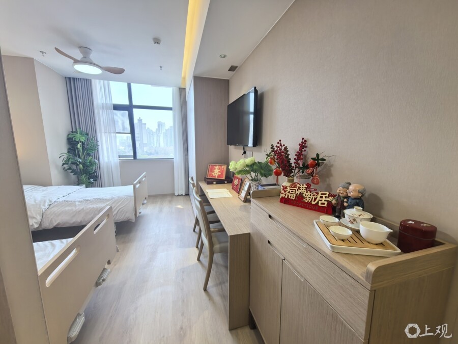 正在改造中的人寿堂天宝颐老院双人间样板房。周楠 摄 正在改造中的人寿堂天宝颐老院双人间样板房。周楠 摄