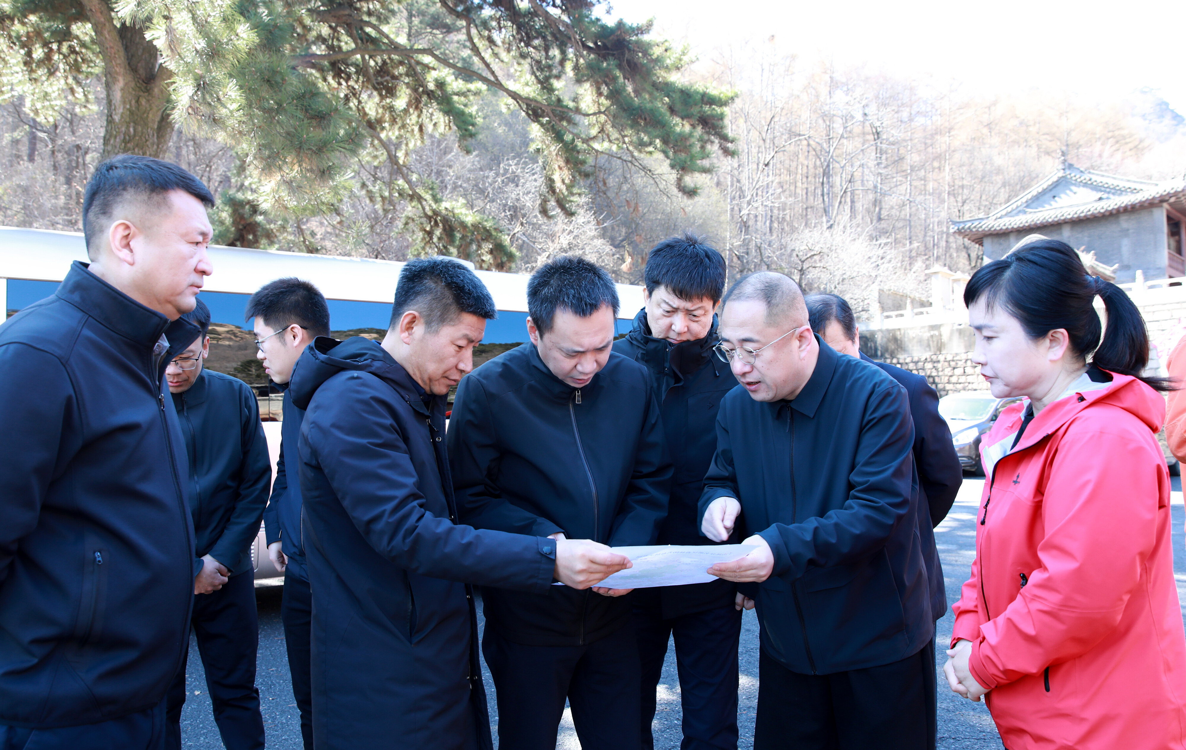 吴开华到千山风景区中会寺,实地检查景区森林防火、应急值守、运营管理等情况。 吴开华到千山风景区中会寺,实地检查景区森林防火、应急值守、运营管理等情况。