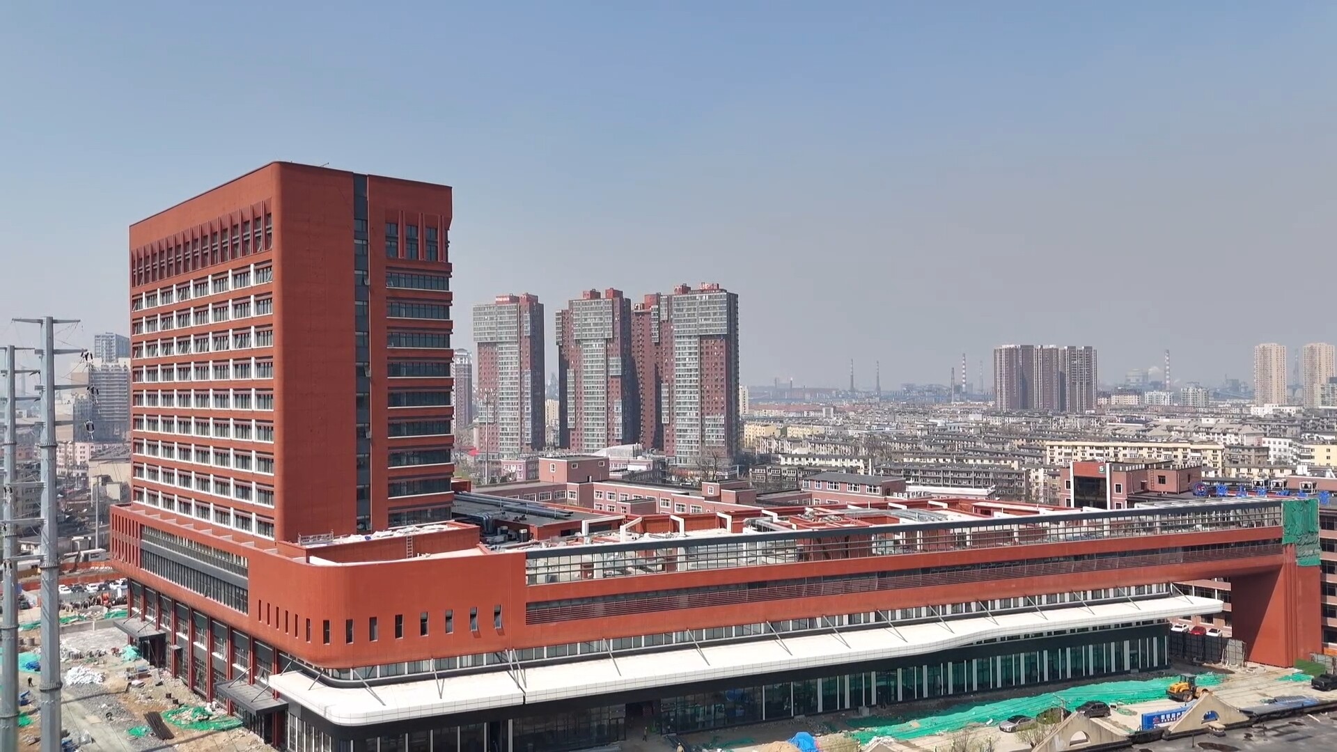 门急诊综合楼。