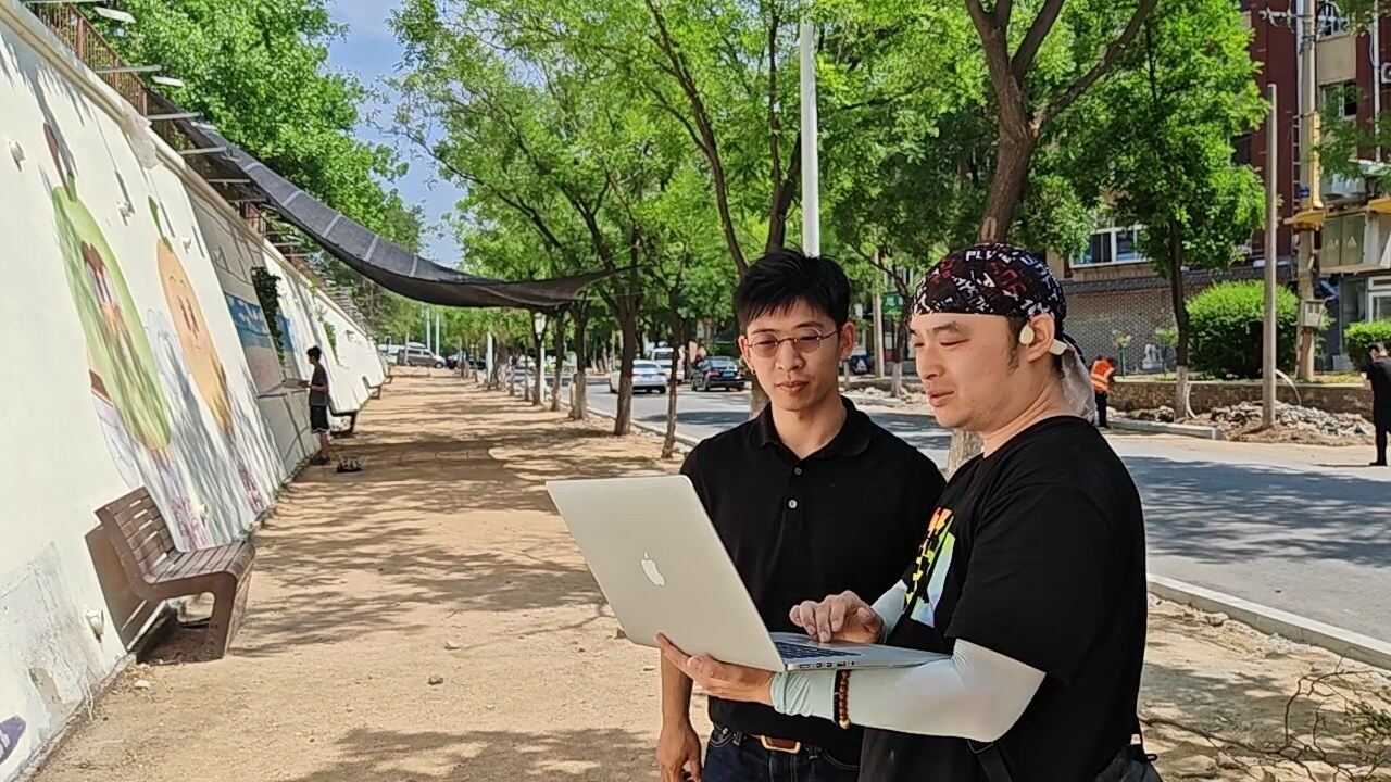 研究“醒狮”的绘制方案。